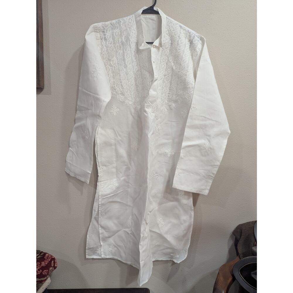 Gorgeous starched white cotton embroidered Kurta/caftan size approx 42 No tag